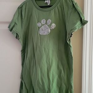 Green shirt with sequin paw print
